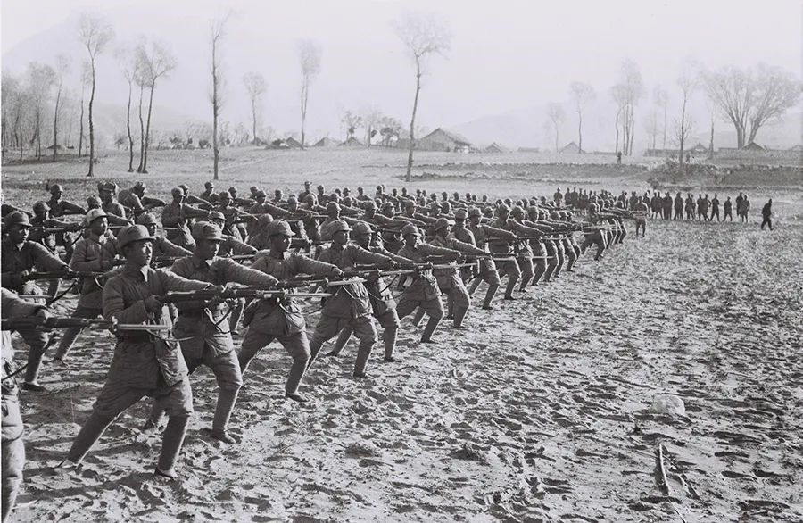 理响中国·烽火丹心丨一寸底片 一寸山河