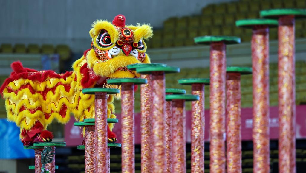 追光丨在这里,狮子天天“醒”,舞狮天天见!_第十五届全国运动会_新华网