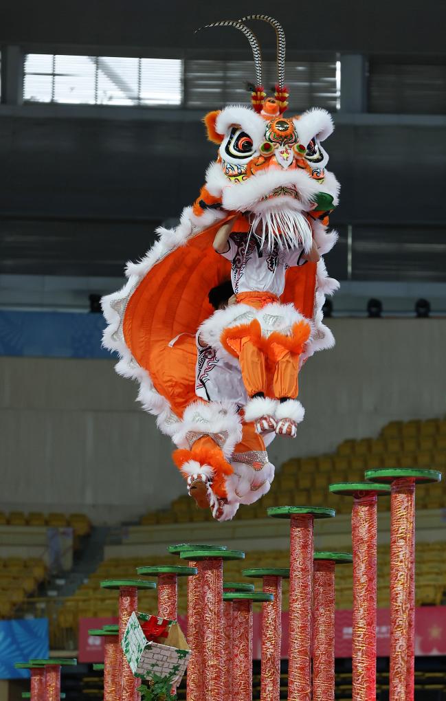 追光丨在这里,狮子天天“醒”,舞狮天天见!_第十五届全国运动会_新华网