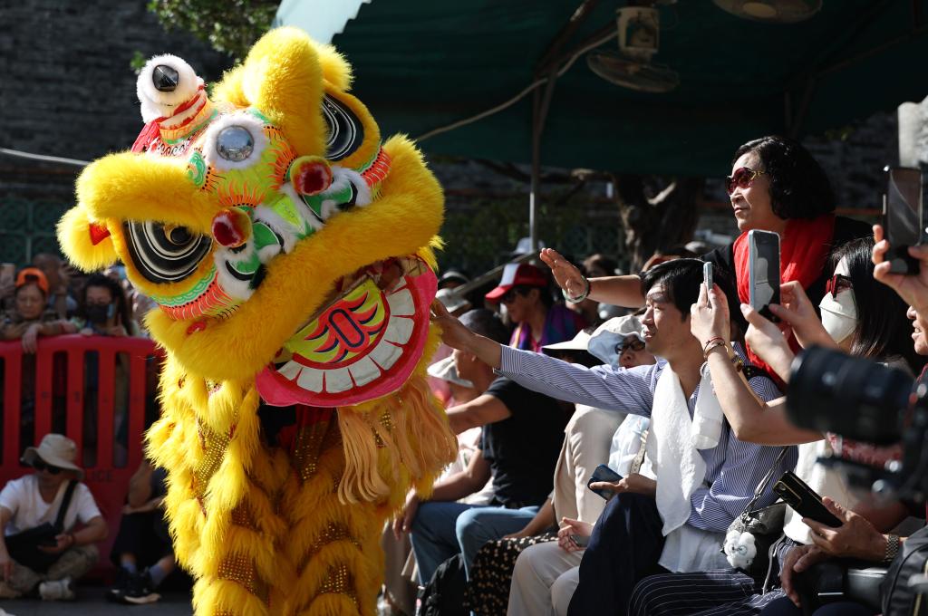 追光丨在这里,狮子天天“醒”,舞狮天天见!_第十五届全国运动会_新华网