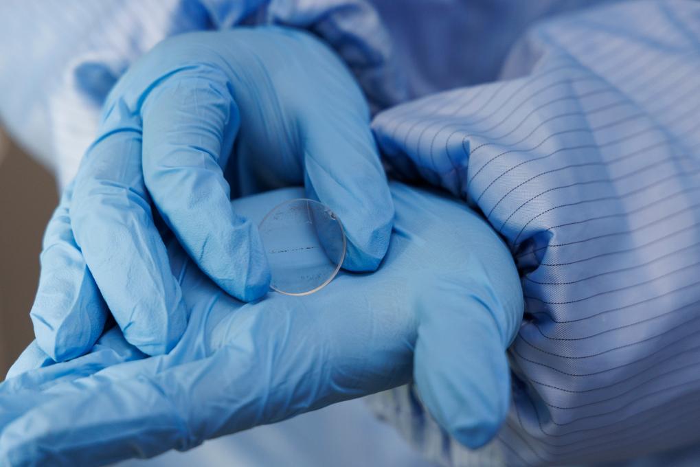 科研人员揭开嫦娥六号月壤黏性之谜