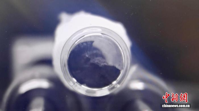 嫦娥六号月壤为何有些黏？中国科学家最新研究揭晓答案