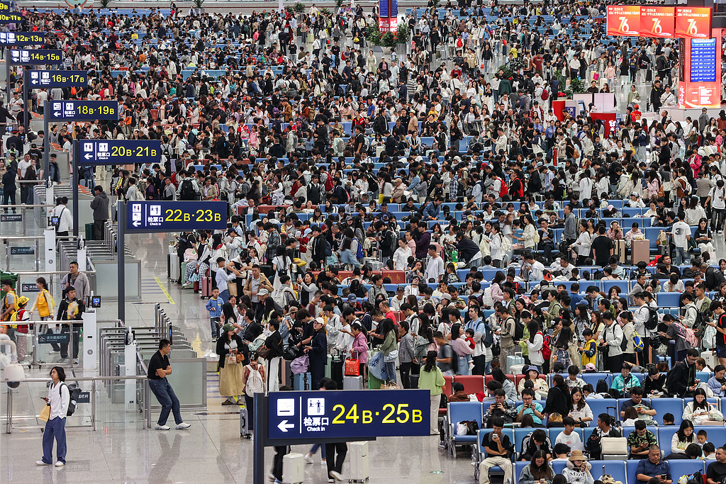 从“铁路修到苗家寨”到高铁全覆盖，贵州青山挂起“银飘带”