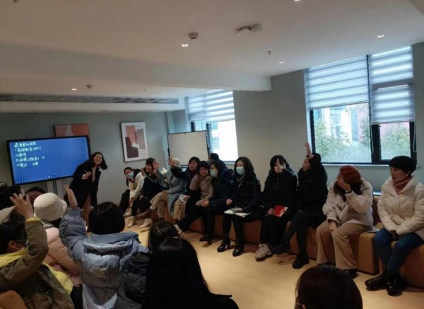 湖南:巾帼送暖传温情 服务基层千万家 湖南:巾帼送暖传温情 服务基层千万家