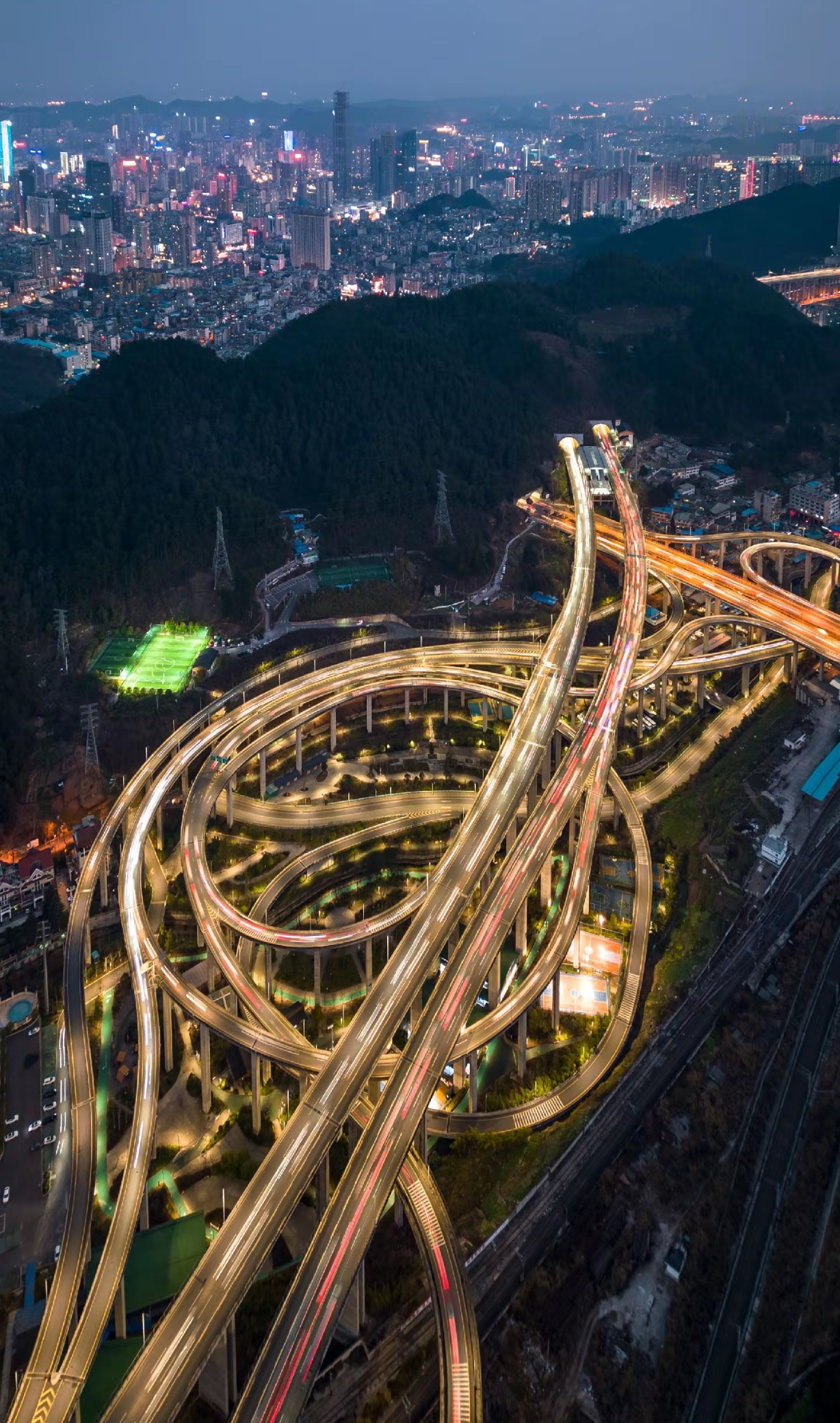 从县县通高速到中心城市高铁全覆盖,看交通强国贵州画卷