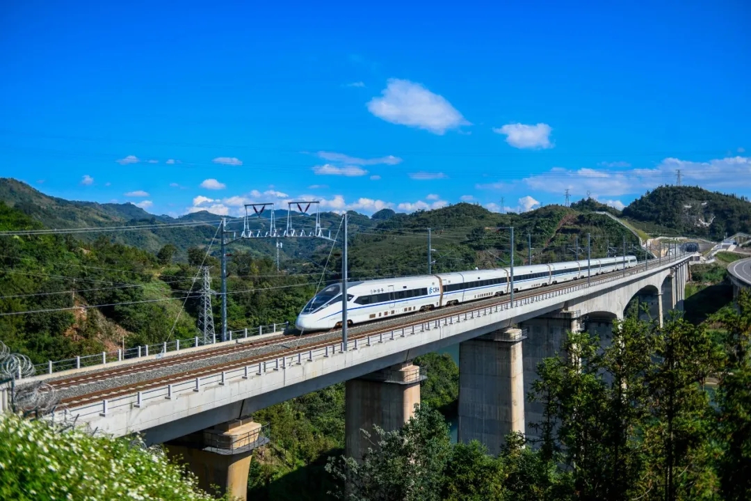 从县县通高速到中心城市高铁全覆盖,看交通强国贵州画卷