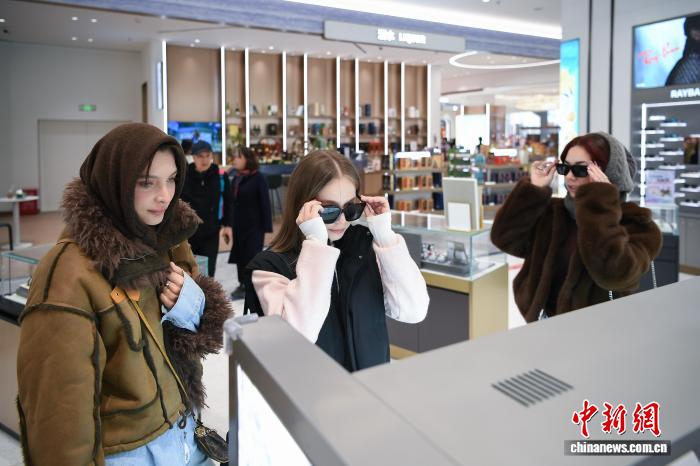 天津首家市内免税店投入运营