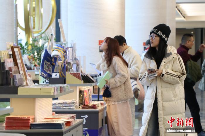 (文化中国行)新疆文创“破圈” 千年文物更“潮”