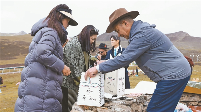 千年技艺焕新生 传承赋能惠民生——记唐加乡直贡嘎秀藏纸 千年技艺焕新生 传承赋能惠民生——记唐加乡直贡嘎秀藏纸