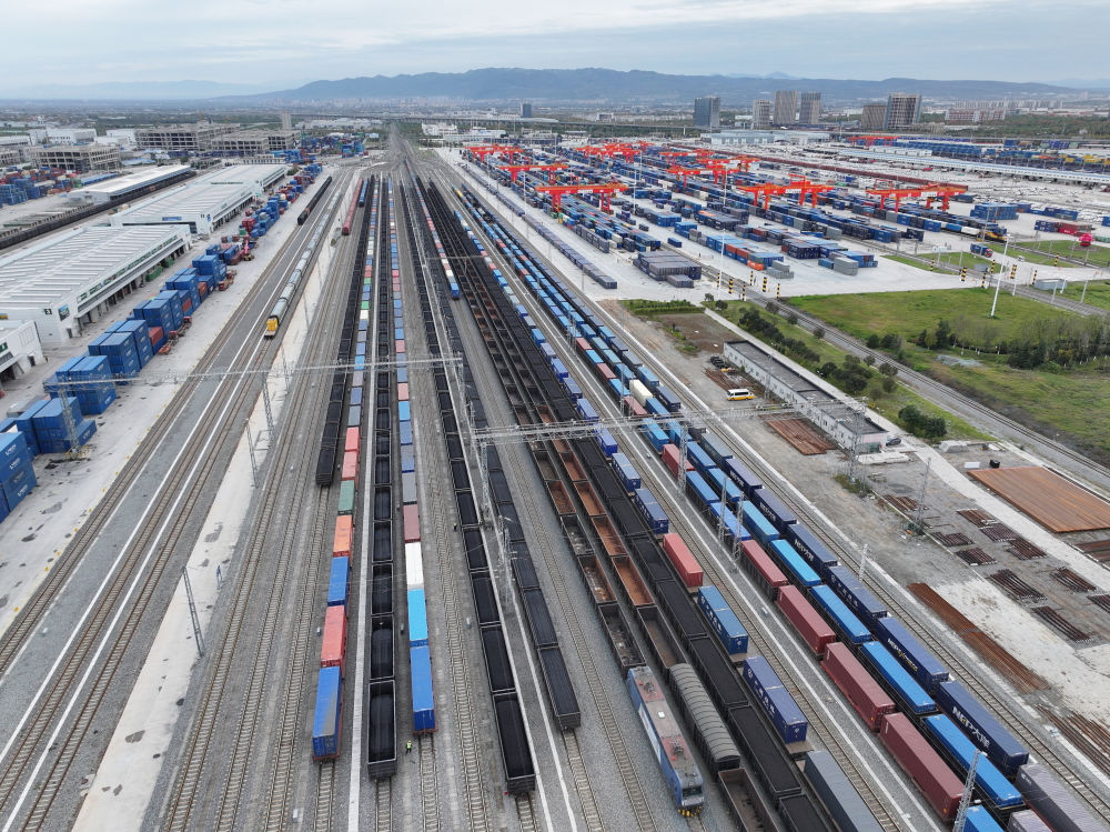 习近平总书记关切事|中欧班列通陆达海 习近平总书记关切事|中欧班列通陆达海