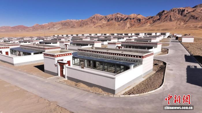 高原新房温暖人心：西藏改则县察措村开启安居