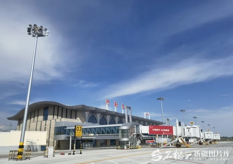 新疆机场集团年旅客吞吐量首次突破5000万人次 mmexport978a504024314215d6c03a7184d83687_1764463606536