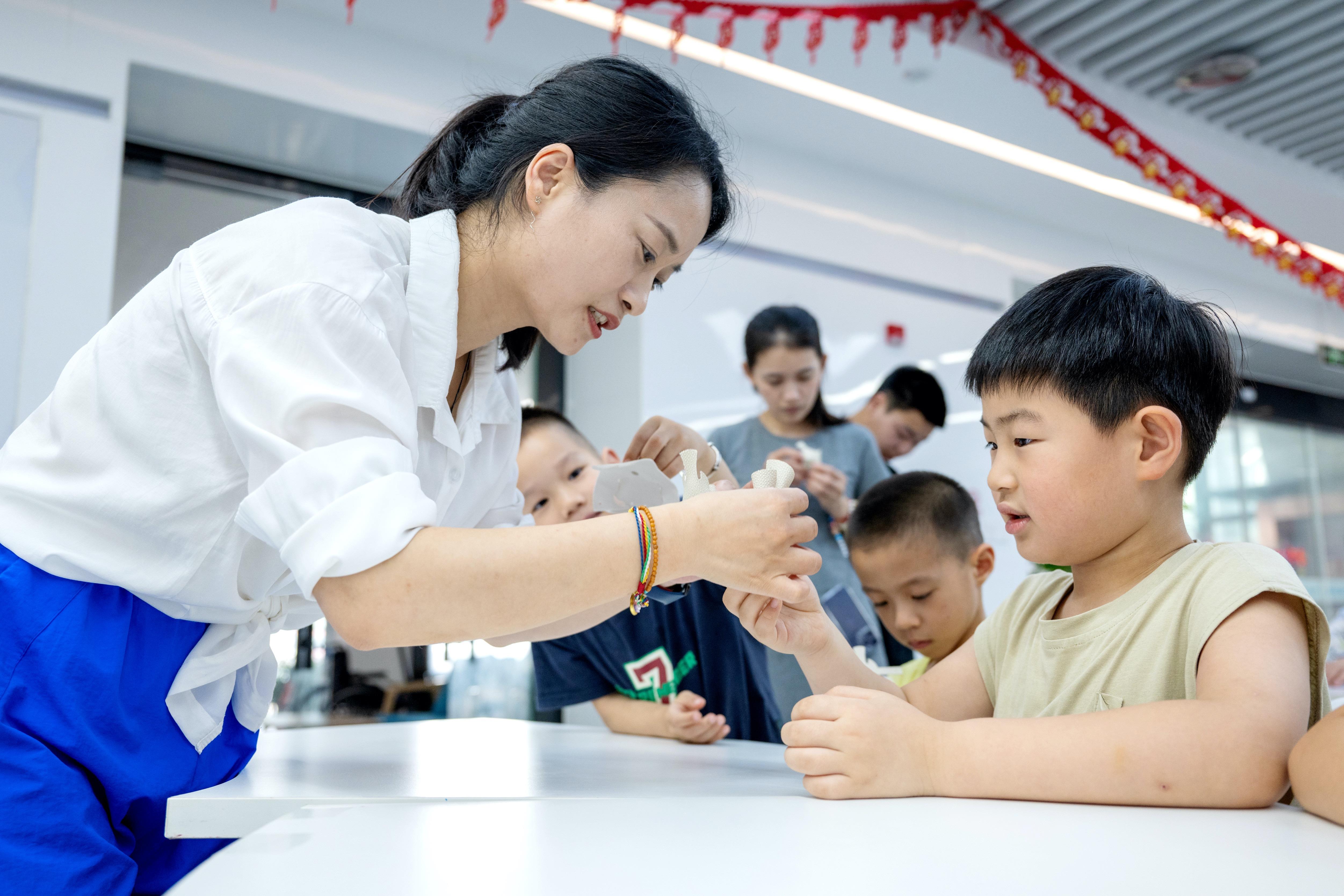 时政微观察丨为强国建设、民族复兴伟业贡献志愿服务力量