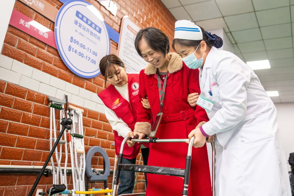 镜观·回响｜弘扬奉献、友爱、互助、进步的志愿精神