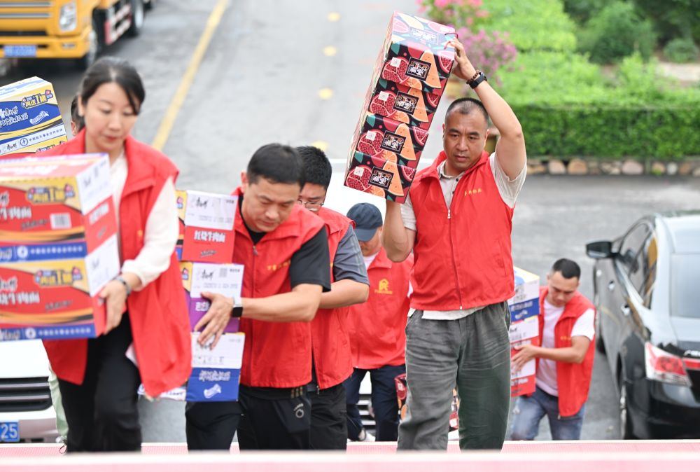 镜观·回响｜弘扬奉献、友爱、互助、进步的志愿精神