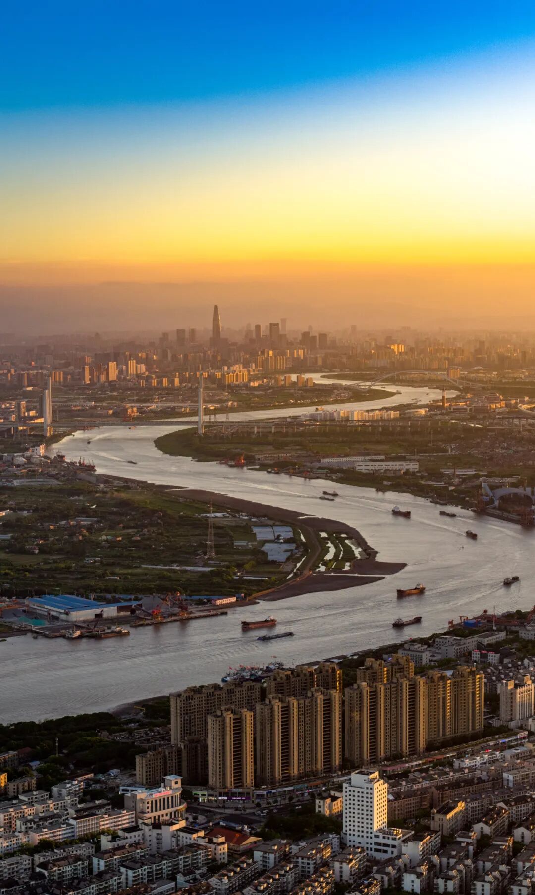 港口年集装箱吞吐量突破4000万箱，是什么概念？