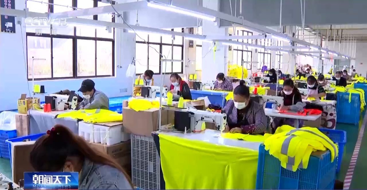 一线见闻丨告别“翻山求学” 下楼就能就医 卯家湾迎来幸福新生活