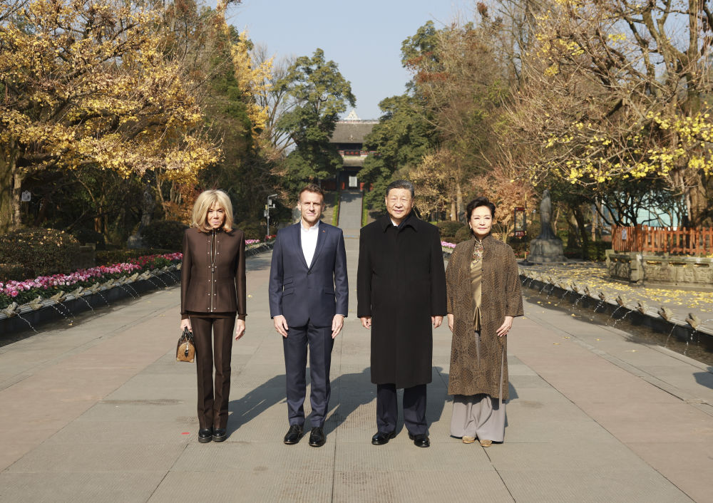 习近平同法国总统马克龙在成都非正式会晤