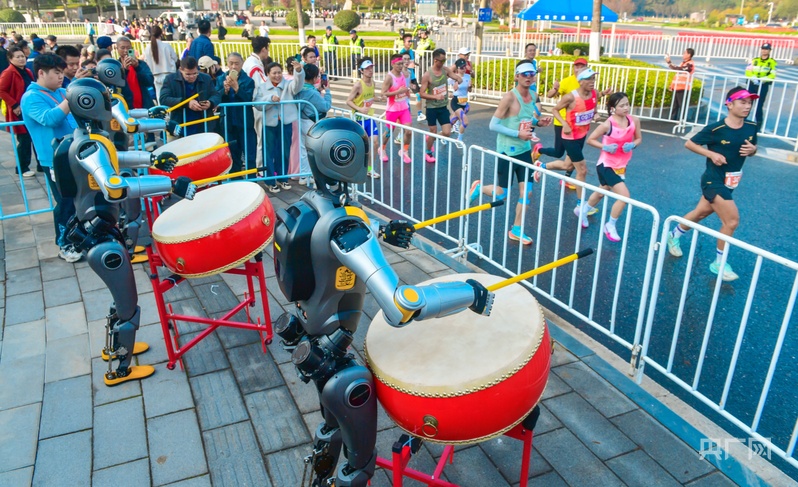 关键词读懂“十五五”|“人工智能+” 为千行百业安装“智慧大脑”