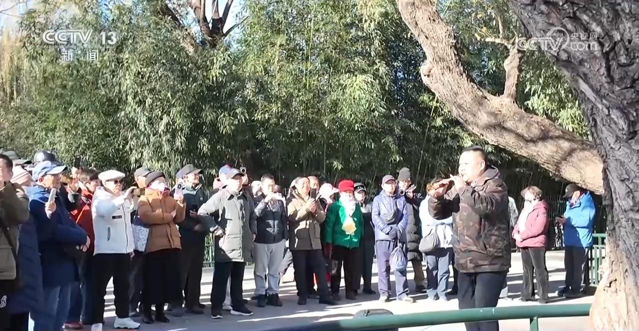新闻周刊丨剧院“演奏家”进公园 市民现场点歌不亦乐乎