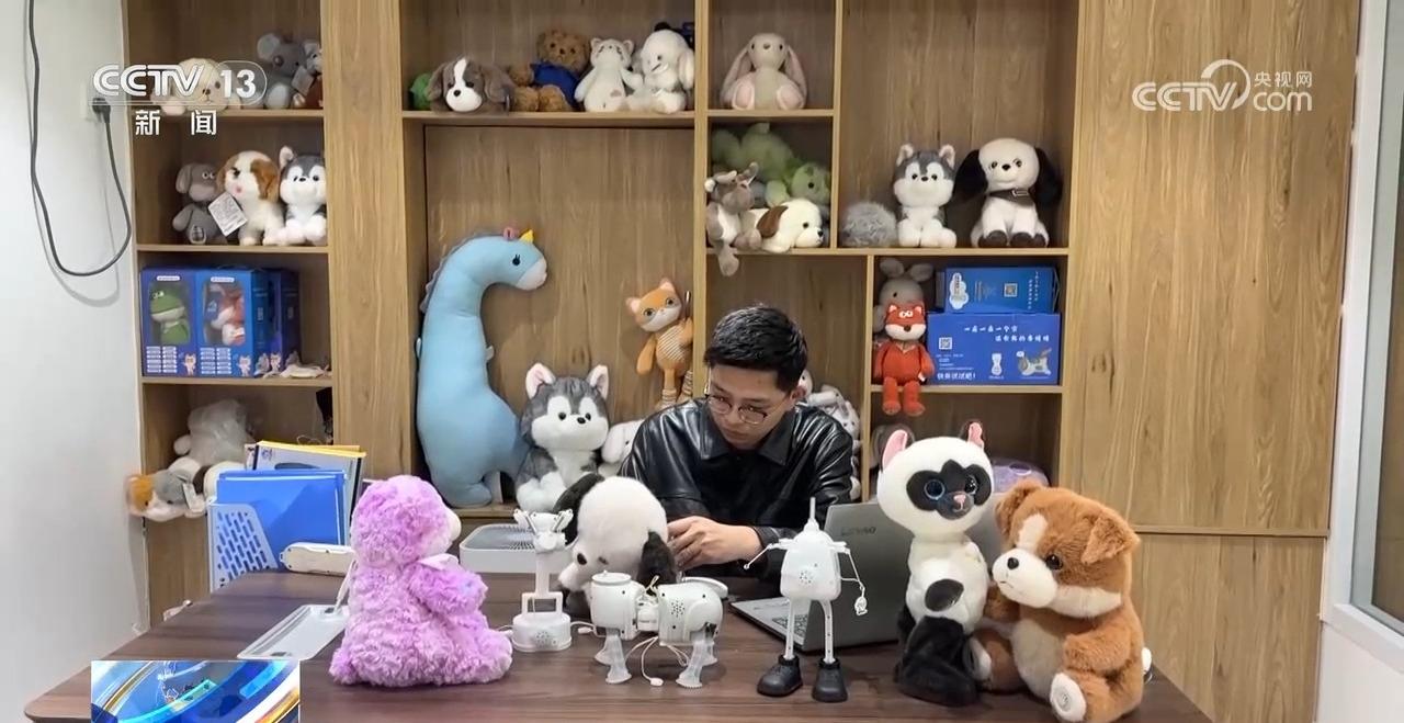 会聊天、能学习、有记忆……AI玩具“玩”出新赛道