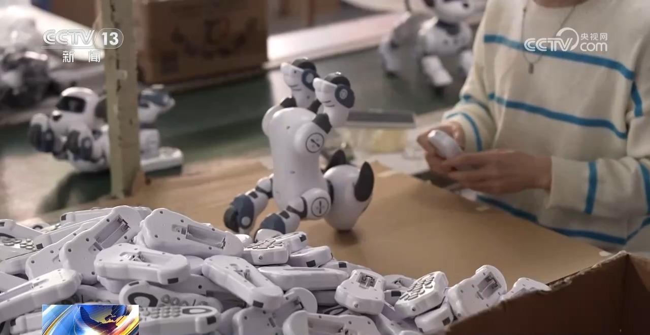 会聊天、能学习、有记忆……AI玩具“玩”出新赛道