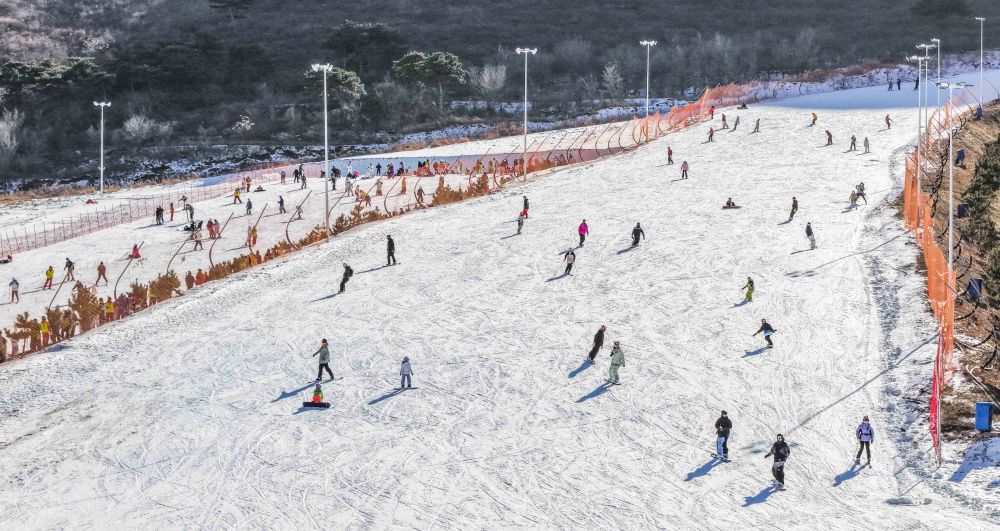 乘“冬”风再出圈 我国冰雪产业迈向高质量发展