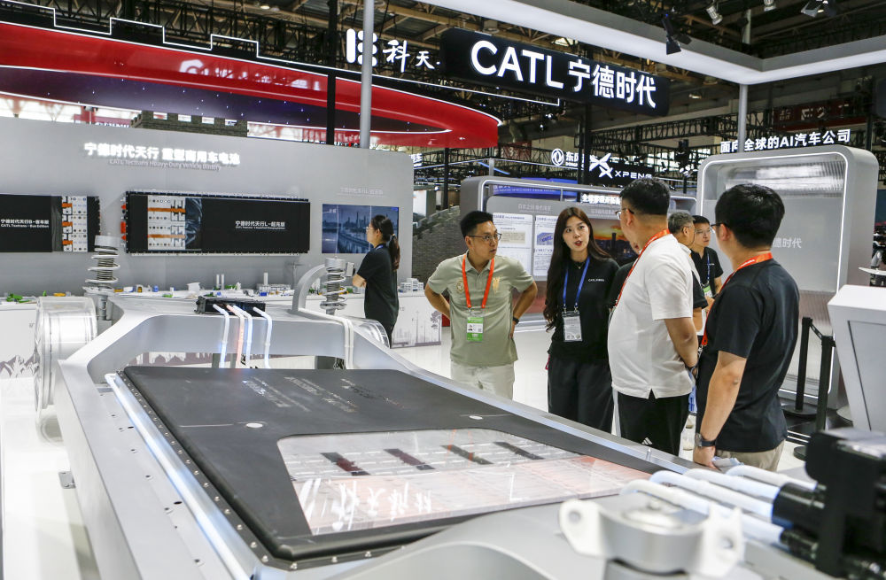 2025中国经济回眸|筑牢发展安全根基 守住风险防控底线——解码中国经济稳健前行的底气 2025中国经济回眸|筑牢发展安全根基 守住风险防控底线——解码中国经济稳健前行的底气