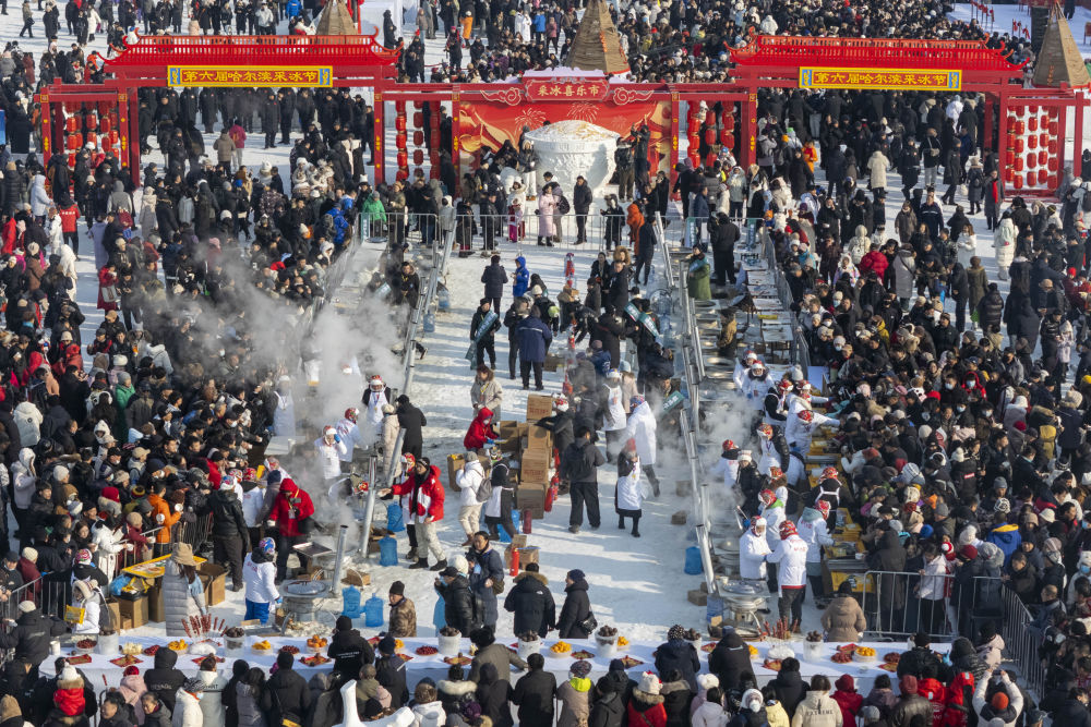 冰雪盛宴火热开启!中国让“冷资源”释放“热动能” 冰雪盛宴火热开启!中国让“冷资源”释放“热动能”