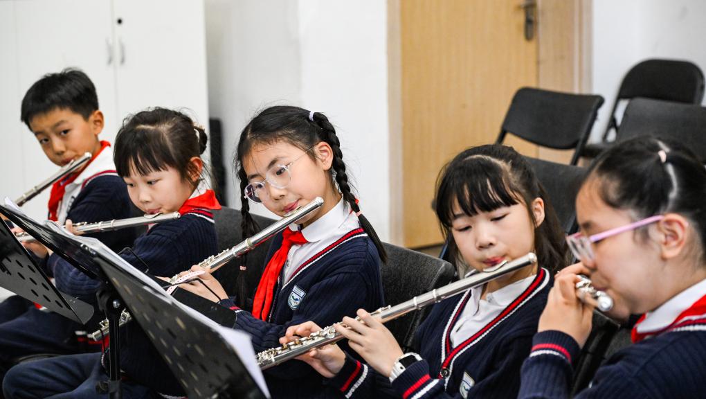 步调一致绘蓝图 因地制宜启新篇——多省份“十五五”规划建议观察