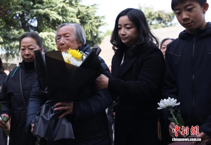 南京大屠杀幸存者家族数代人为和平接力代言