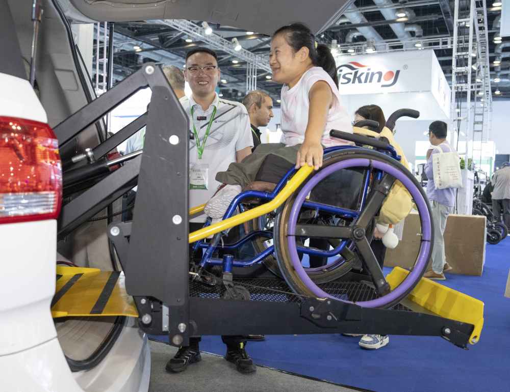 追光｜科技之光，点亮他们的“出彩人生路”