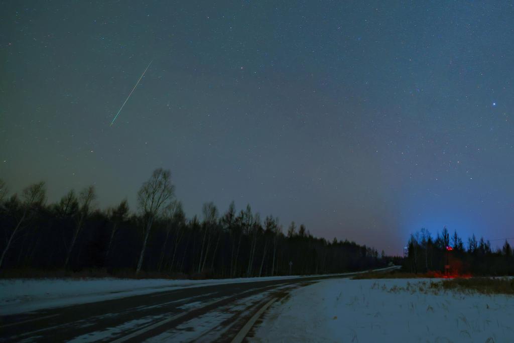 星空相册丨双子座流星雨演绎“浪漫天象”