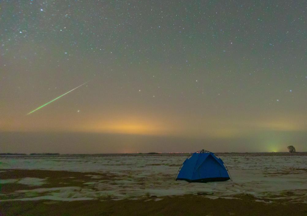 星空相册丨双子座流星雨演绎“浪漫天象”