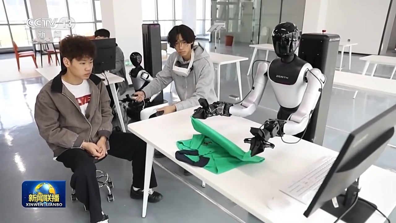 学习贯彻四中全会精神·一线见闻丨拓宽应用场景 加快培育新质生产力