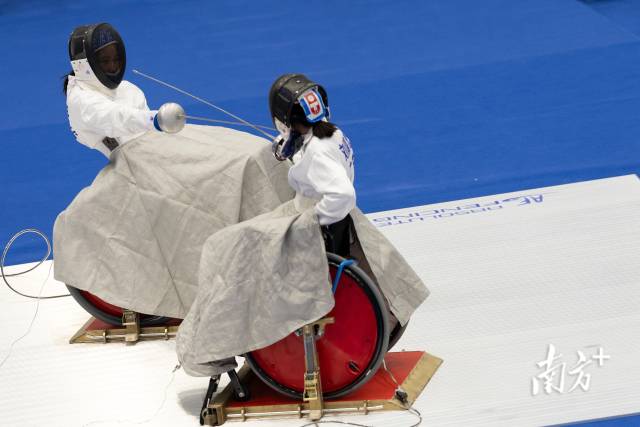 轮椅上的“剑客” 轮椅上的“剑客”