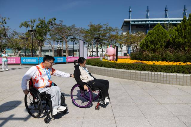 轮椅上的“剑客” 轮椅上的“剑客”