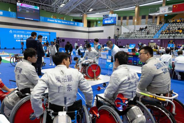 轮椅上的“剑客” 轮椅上的“剑客”