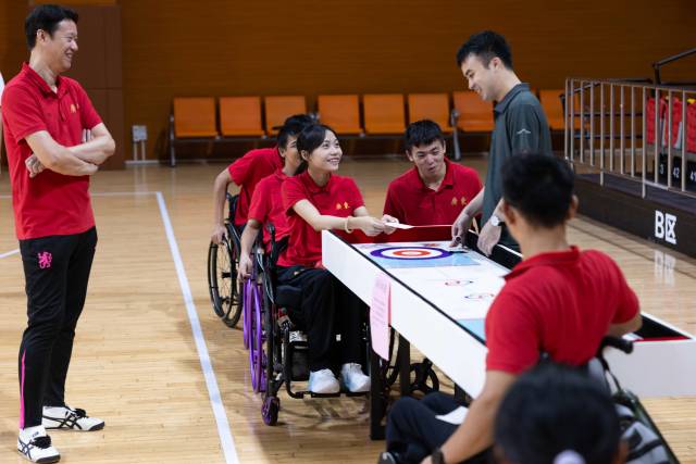 轮椅上的“剑客” 轮椅上的“剑客”