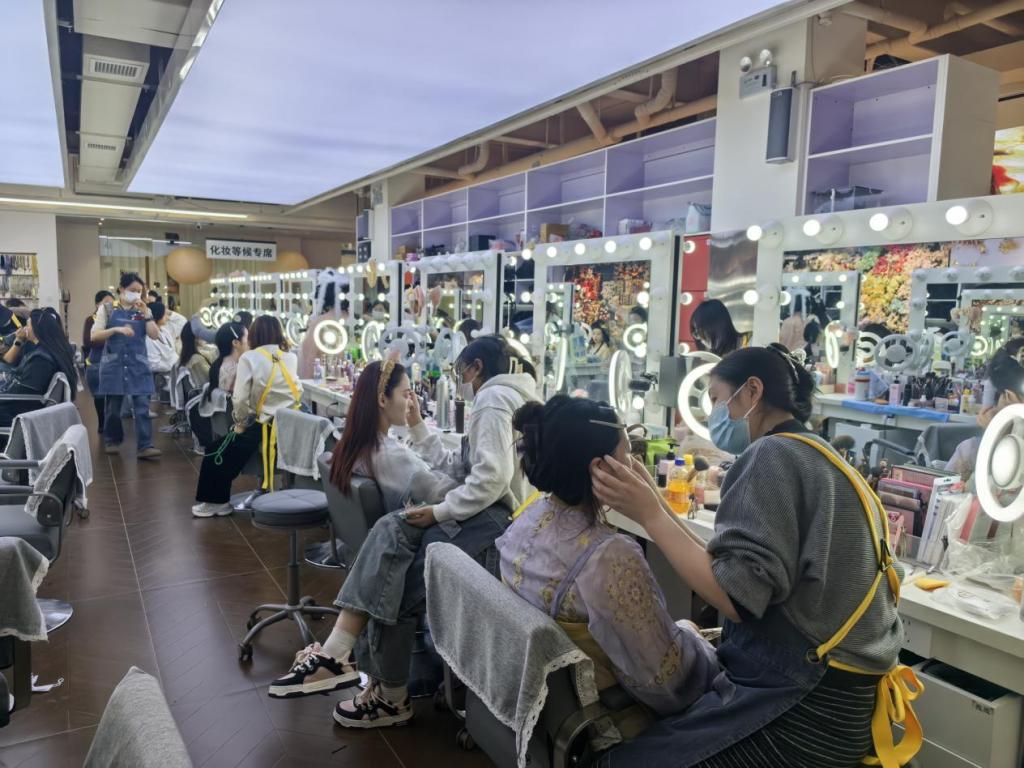 小城,何以生机勃勃|洛阳老城区:以汉服文化引来天下客 小城,何以生机勃勃|洛阳老城区:以汉服文化引来天下客