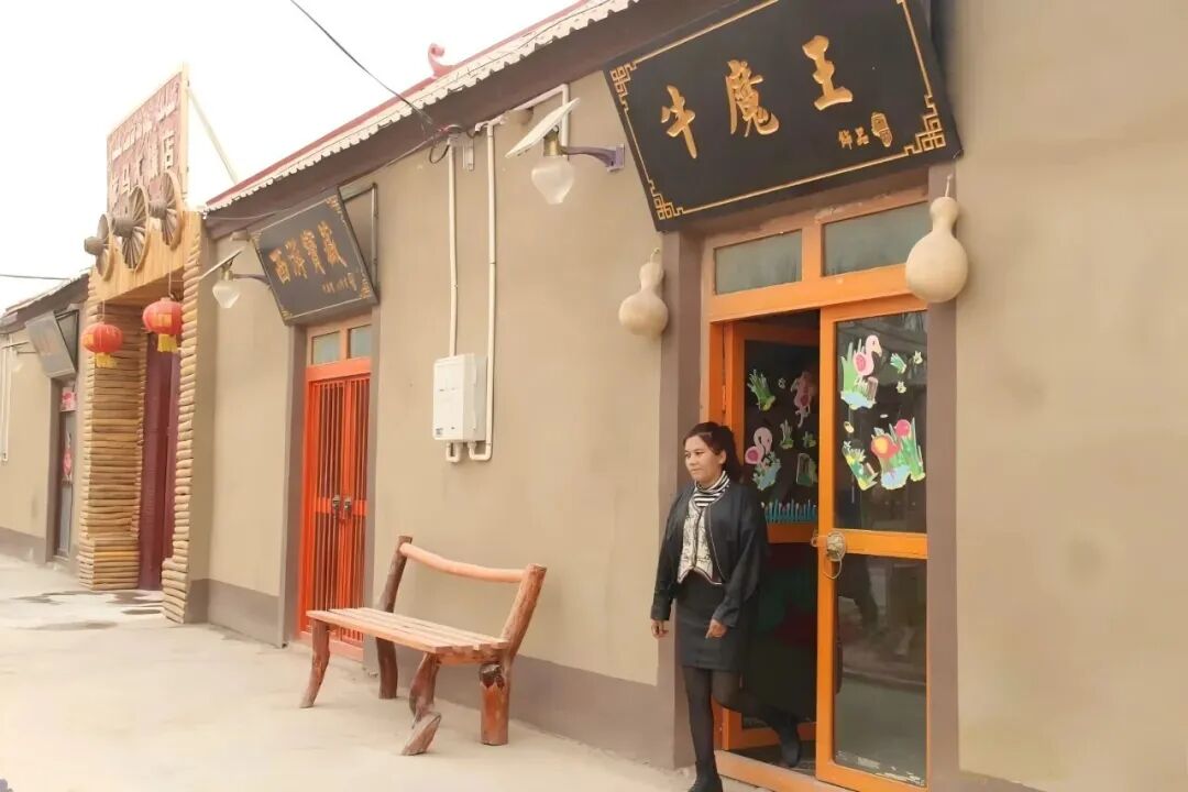 脱贫村的这五年 | 从贫困村到示范村——英买里筑起幸福新家园