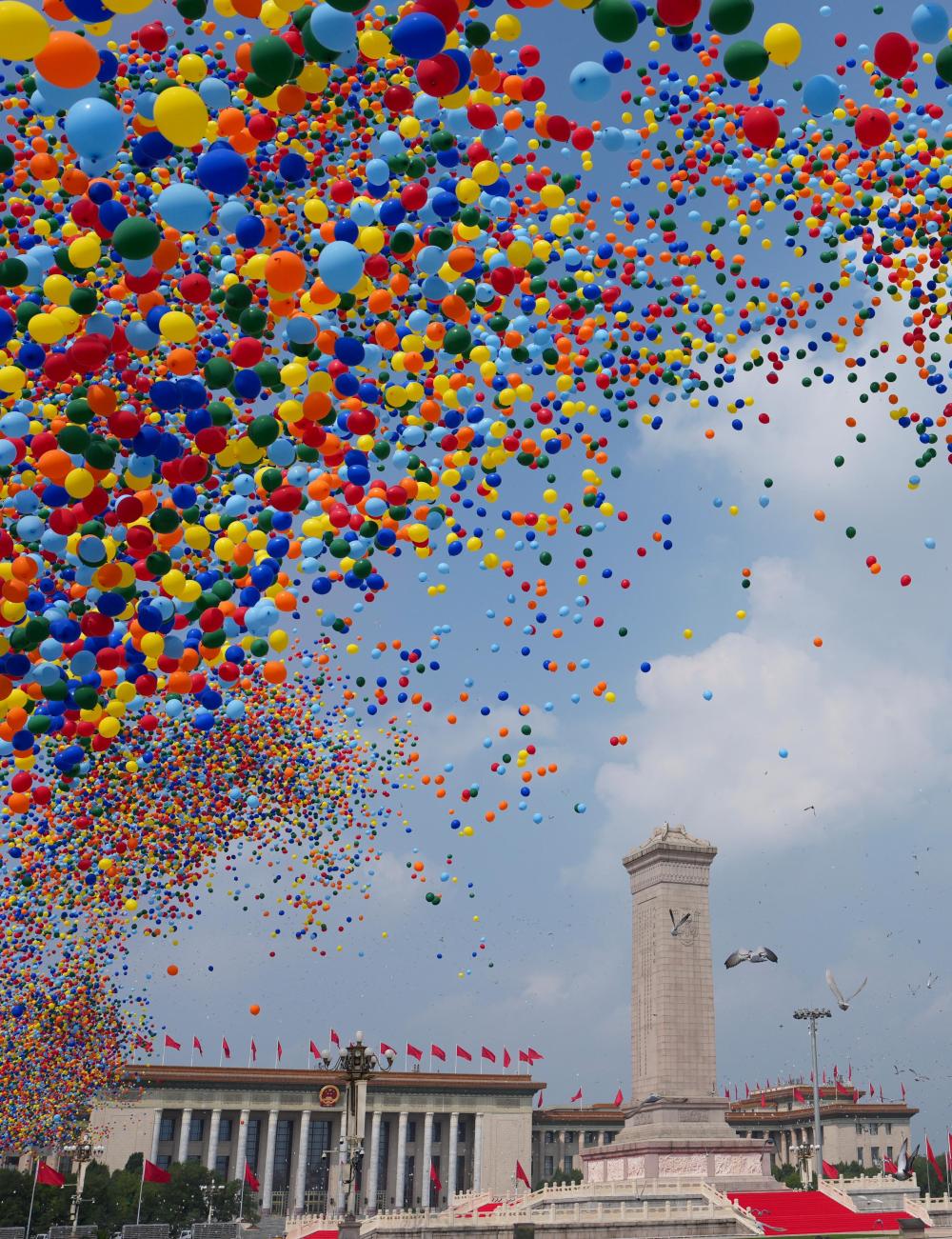 新华社出图·年度记忆丨这些照片，每一张都写满了家国情怀