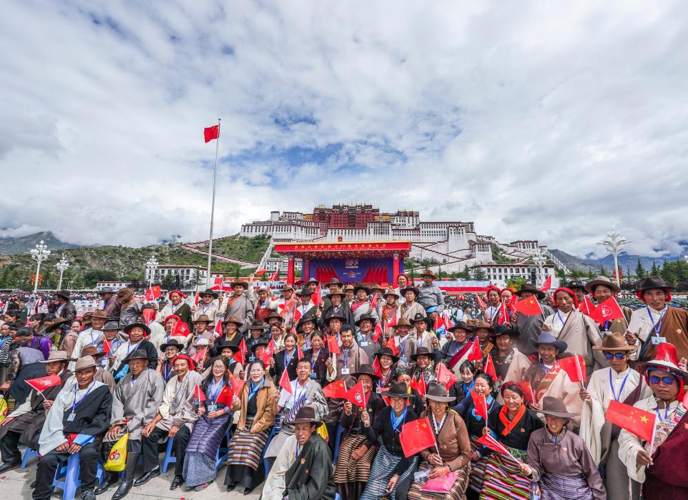 新华社出图·年度记忆丨这些照片，每一张都写满了家国情怀