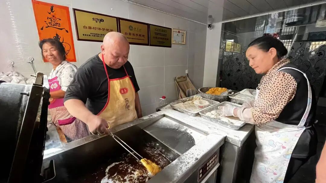 脱贫村的这五年 | 从“苏醒动身”到“蓄能启程”——白雾起跑向振兴