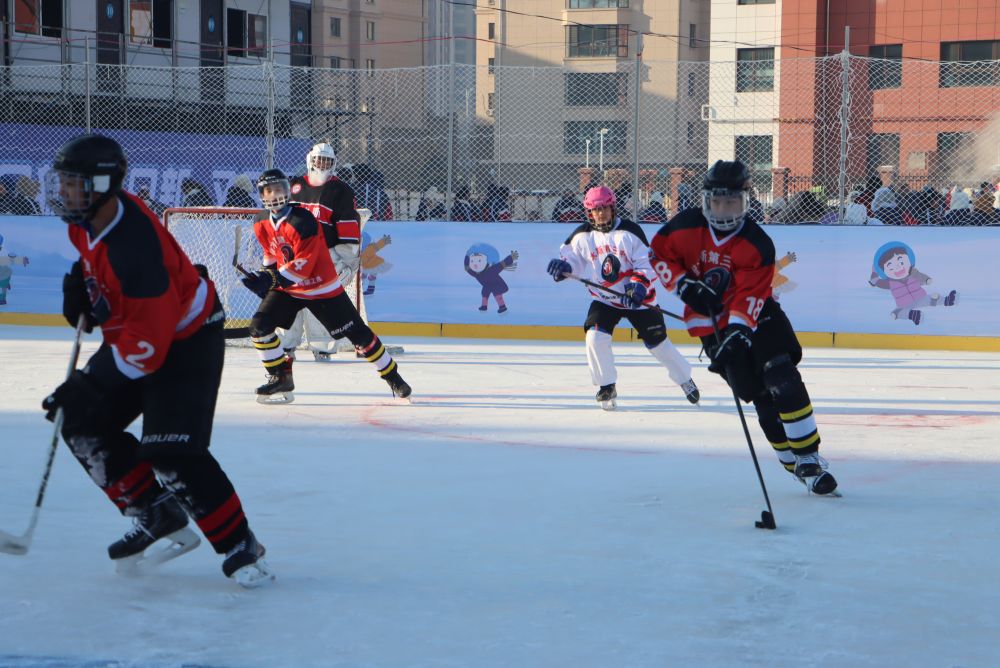 追光|这一周,冰雪“燃”动校园 追光|这一周,冰雪“燃”动校园