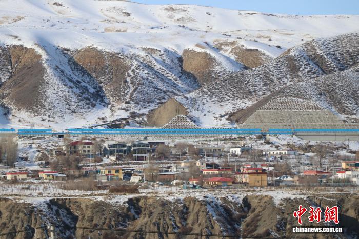 大道穿天山 新疆南北不再远