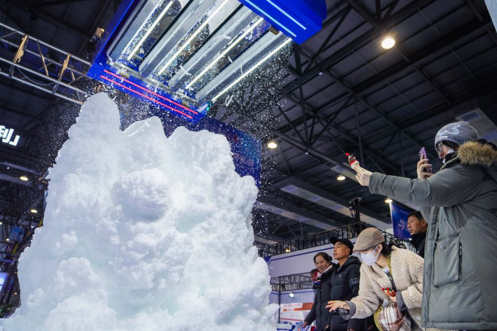 飞扬2025｜这片冰雪，燃动着中国体育的荣耀与热度