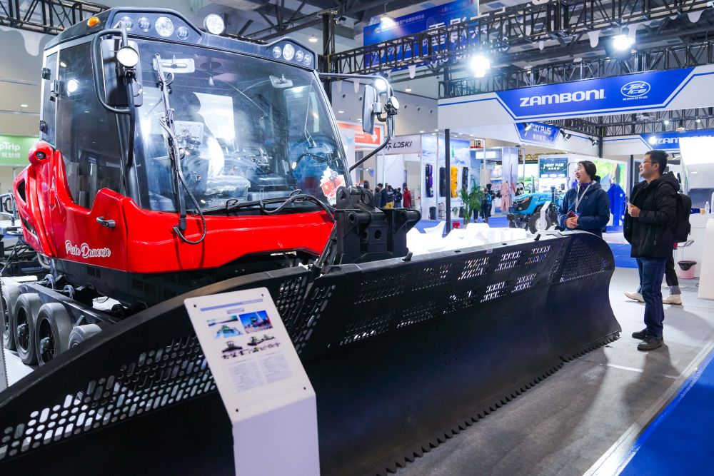 飞扬2025｜这片冰雪，燃动着中国体育的荣耀与热度