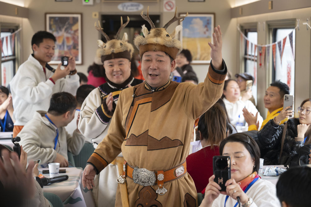 飞扬2025｜这片冰雪，燃动着中国体育的荣耀与热度