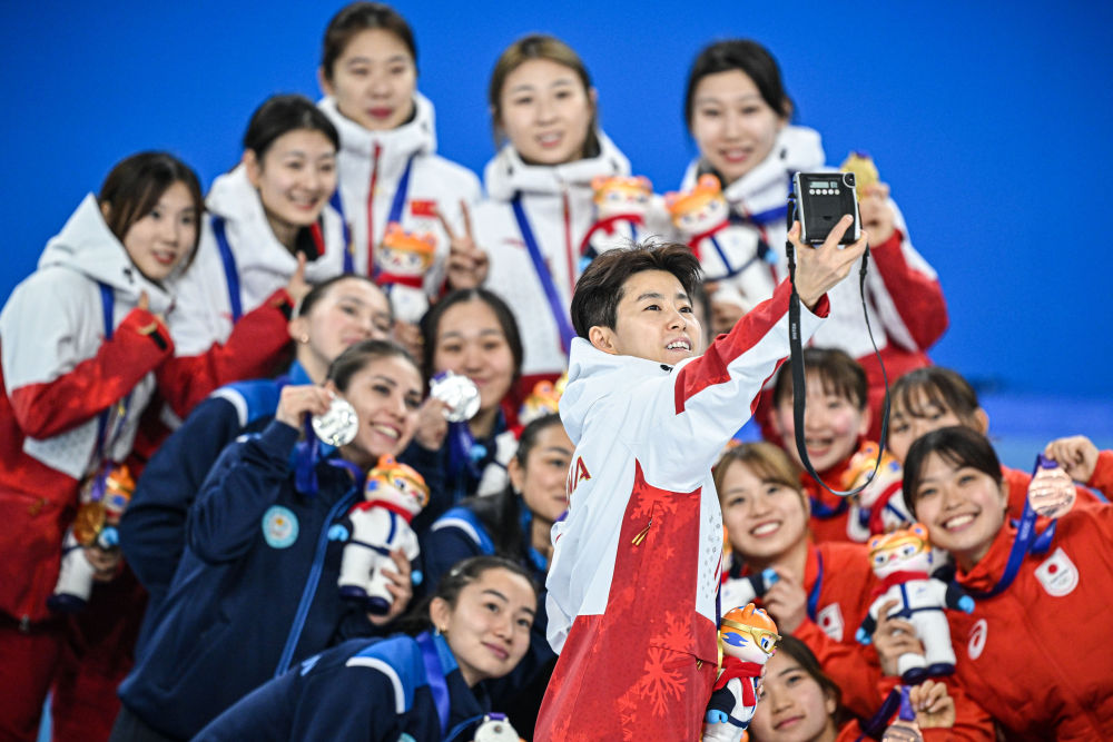 飞扬2025｜这片冰雪，燃动着中国体育的荣耀与热度